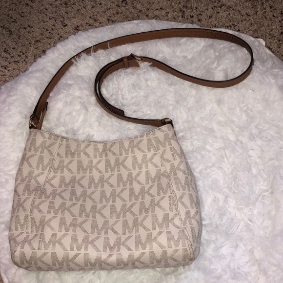 MICHAEL Michael Kors Handbags - Gorgeous MK purse ❤️